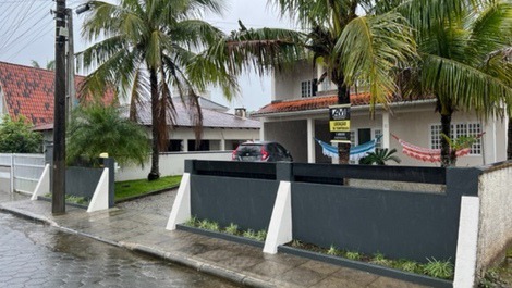 Excelente Townhouse que contiene 4 habitaciones con aire acondicionado, WI-FI, barbacoa