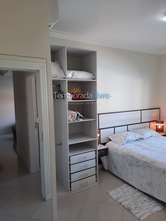 Apartment for vacation rental in Bombinhas (Praia de Bombinhas)