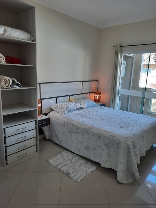 Apartment for vacation rental in Bombinhas (Praia de Bombinhas)