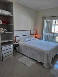 Apt 100 meters from Bombinhas beach wide comfortable great location