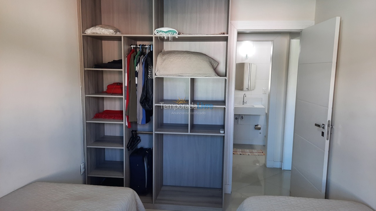 Apartment for vacation rental in Bombinhas (Praia de Bombinhas)