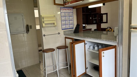 RIVIERA: Apto Duplex, Suite+2Dorms, Ar, Vent, Varanda com Churr, M6