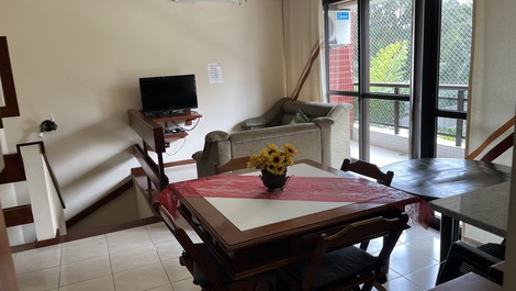 RIVIERA: Apto Duplex, Suite+2Dorms, Ar, Vent, Varanda com Churr, M6