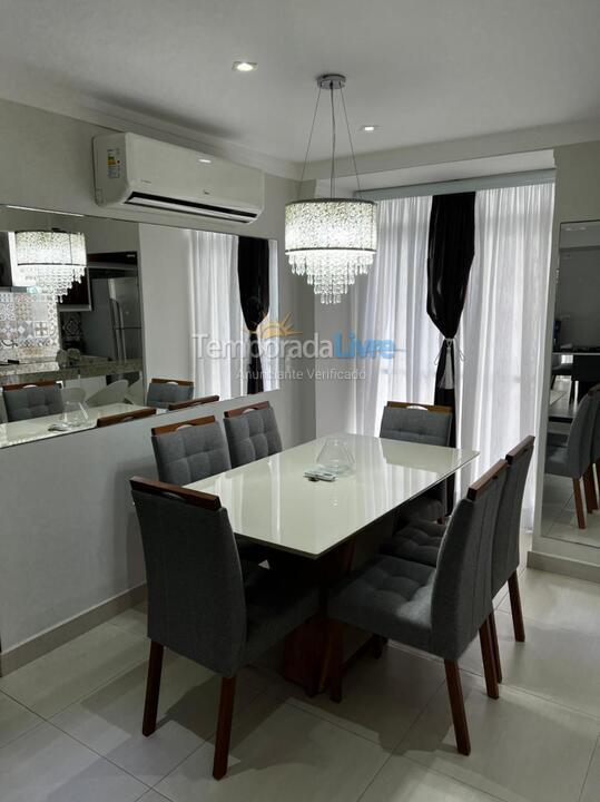 Apartamento para aluguel de temporada em Guarujá (Pitangueiras)