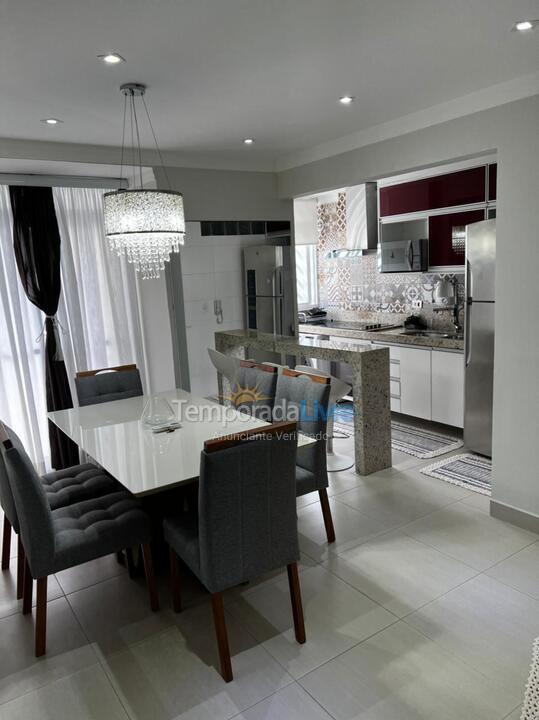 Apartamento para aluguel de temporada em Guarujá (Pitangueiras)