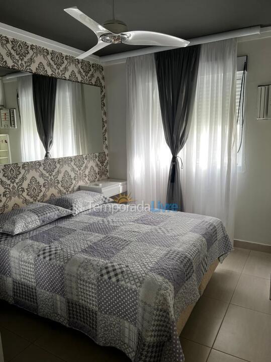 Apartamento para aluguel de temporada em Guarujá (Pitangueiras)