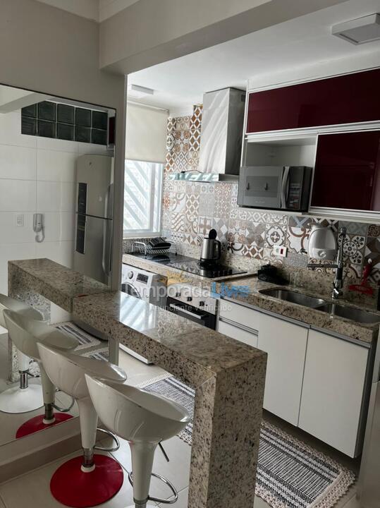 Apartamento para aluguel de temporada em Guarujá (Pitangueiras)