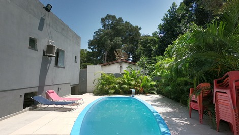 Cód.C006-14 pessoas,4 quartos, ar cond., piscina, churrasqueira.