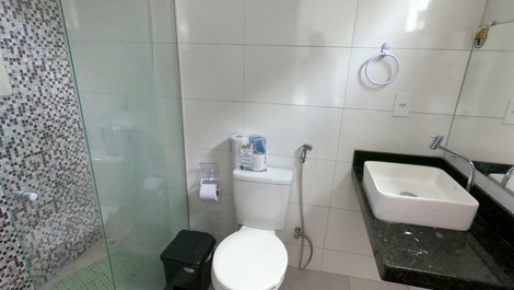 Cód.C006-14 pessoas,4 quartos, ar cond., piscina, churrasqueira.