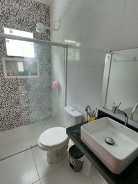 Cód.C006-14 pessoas,4 quartos, ar cond., piscina, churrasqueira.