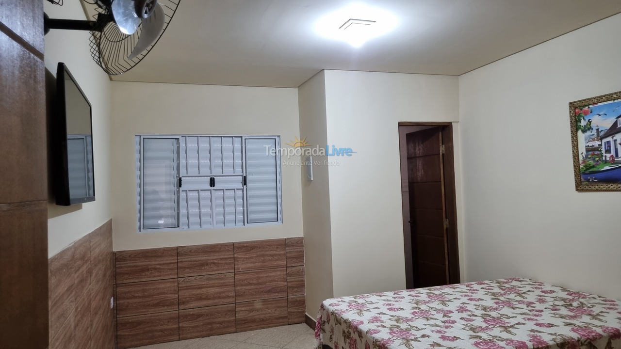 Casa para aluguel de temporada em Caraguatatuba (Martim de Sá)