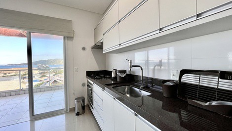 COBERTURA DUPLEX COM 03 SUÍTES