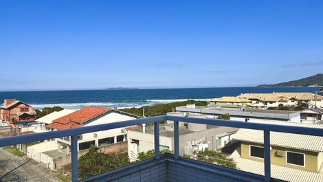 COBERTURA DUPLEX COM 03 SUÍTES