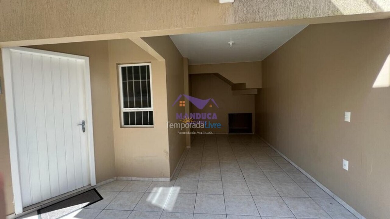 Casa para alquiler de vacaciones em Bombinhas (Praia de Quatro Ilhas)