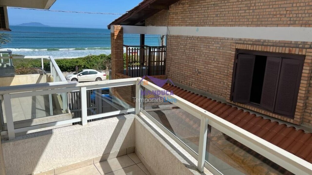 Casa para alquiler de vacaciones em Bombinhas (Praia de Quatro Ilhas)