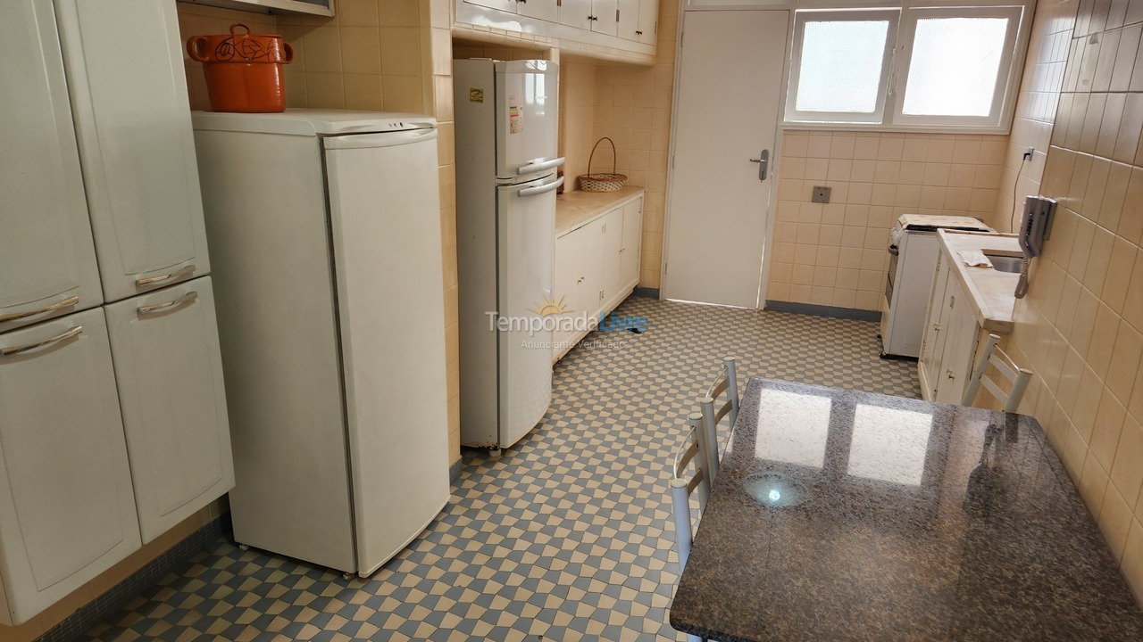 Apartamento para aluguel de temporada em Guarujá (Pitangueiras)
