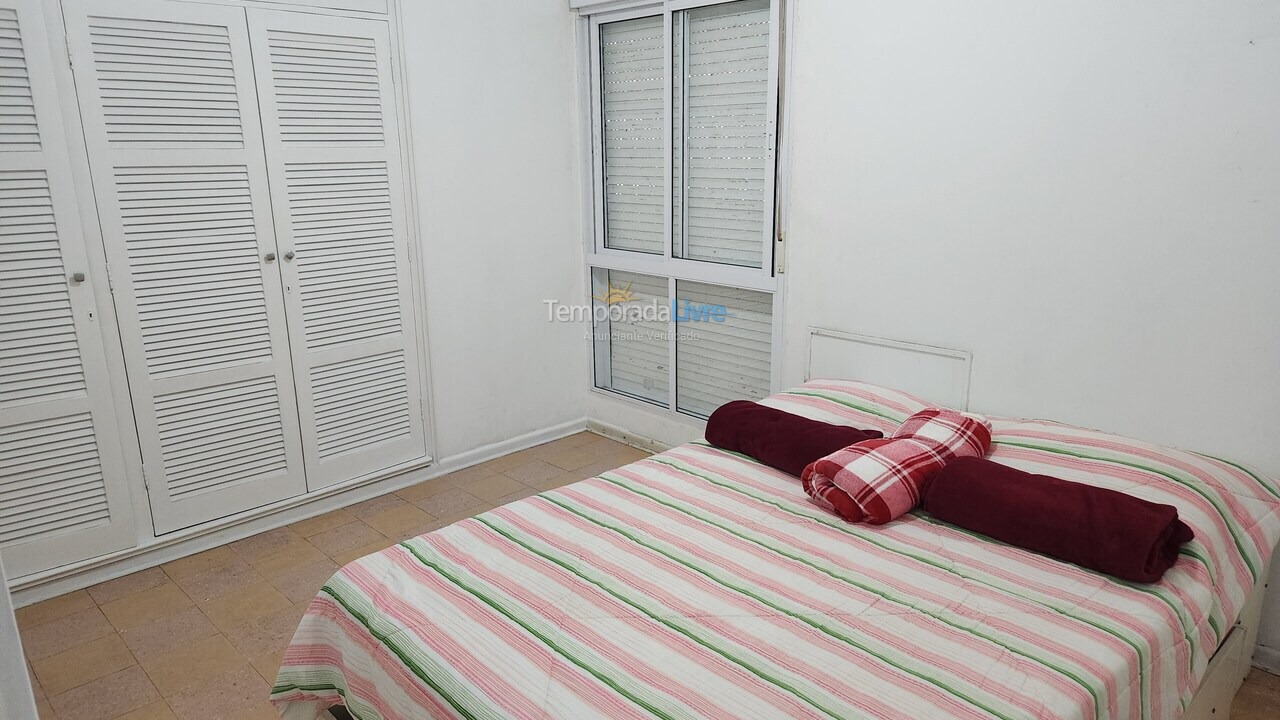 Apartamento para aluguel de temporada em Guarujá (Pitangueiras)