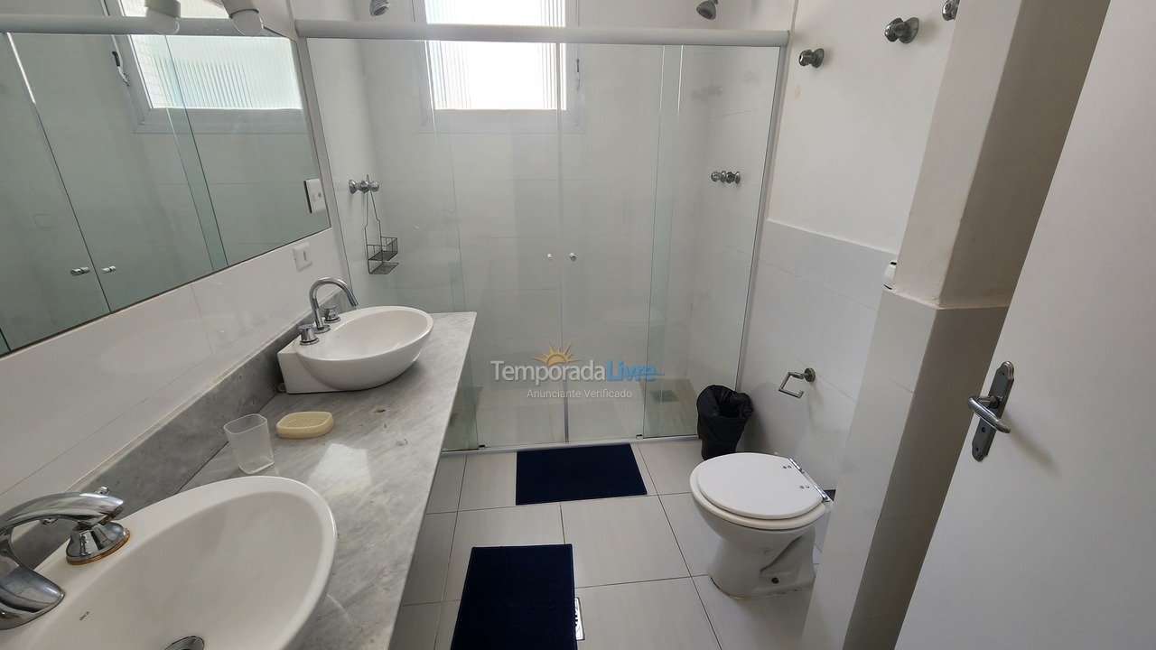 Apartamento para aluguel de temporada em Guarujá (Pitangueiras)