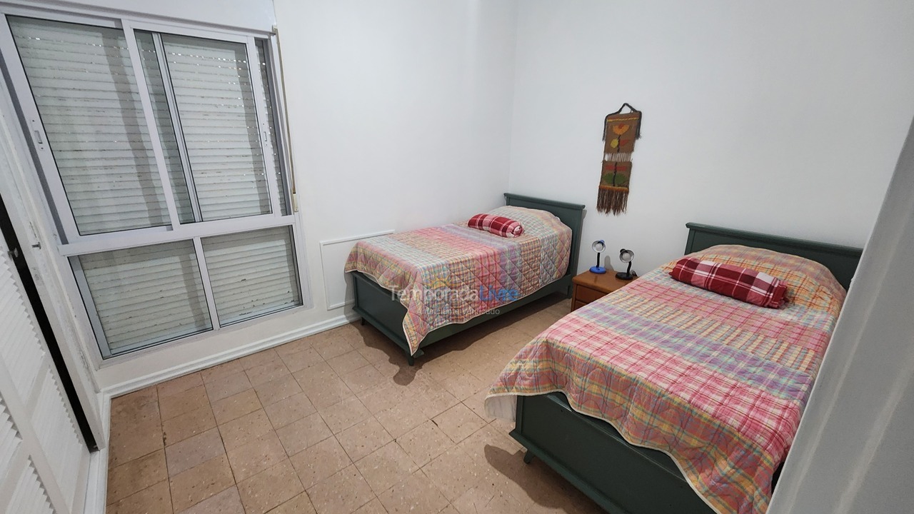 Apartamento para aluguel de temporada em Guarujá (Pitangueiras)