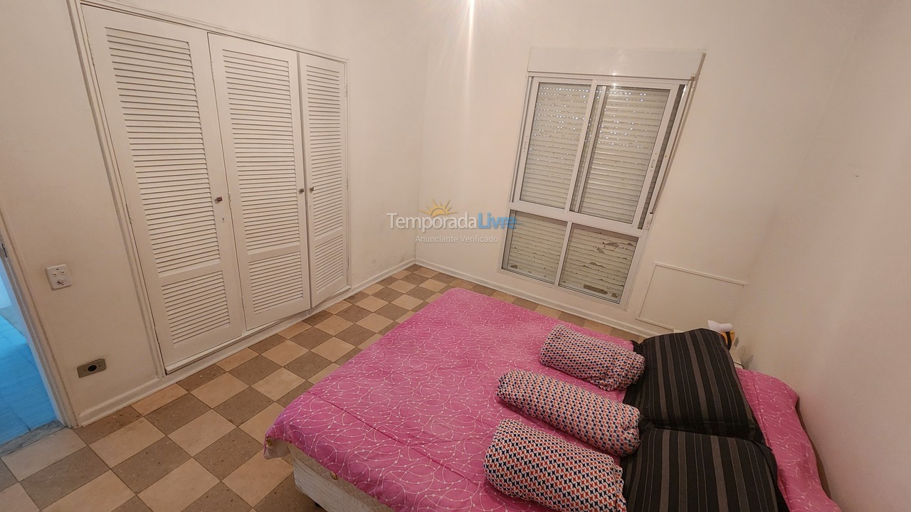 Apartamento para aluguel de temporada em Guarujá (Pitangueiras)