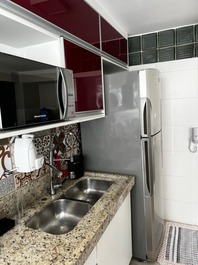 Apartamento Pitangueiras 5 pessoas 1 quadra da praia