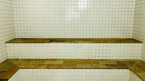 2 saunas? sim… 1 andar térreo piscina aquecida, outra 5 andar piscina externa.