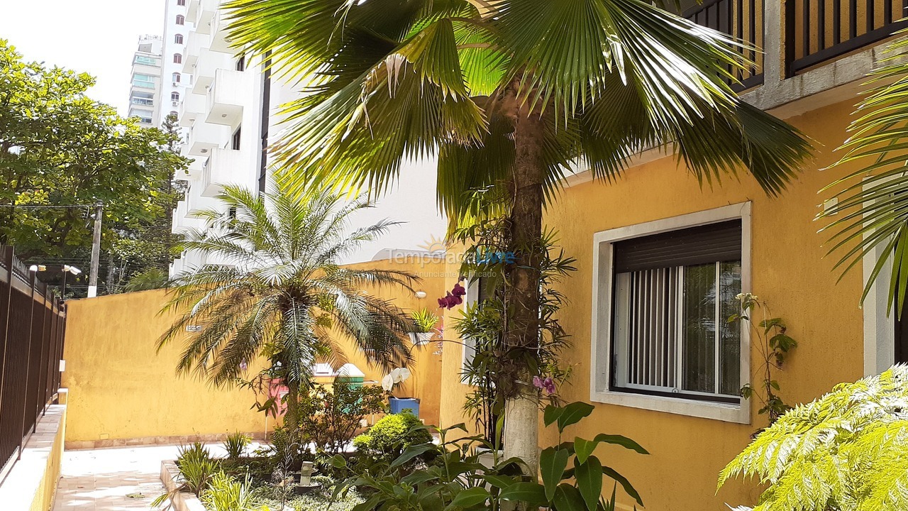 Apartment for vacation rental in Guarujá (Pitangueiras)