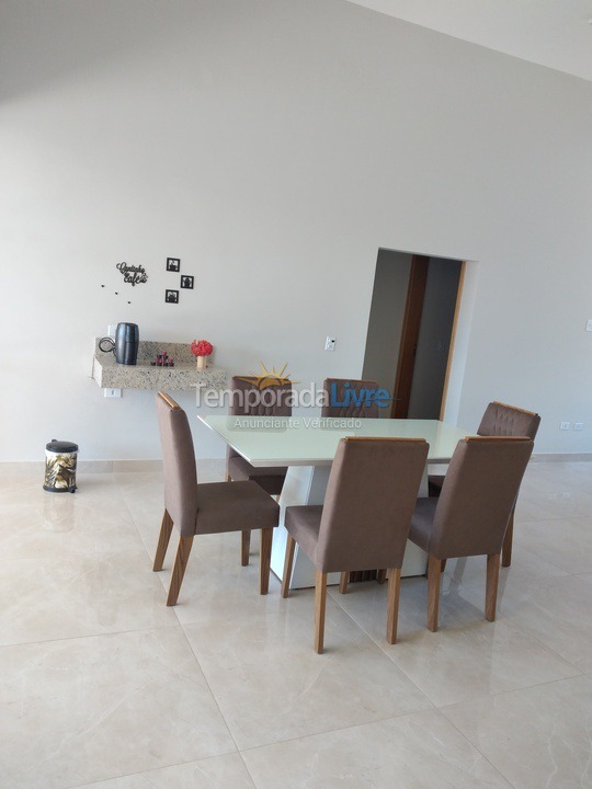 Casa para aluguel de temporada em Porangaba (Quadra)