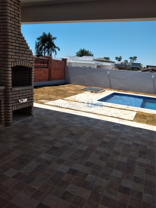 Casa para aluguel de temporada em Porangaba (Quadra)
