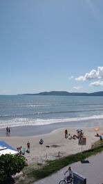 3 dormitórios - Frente Mar