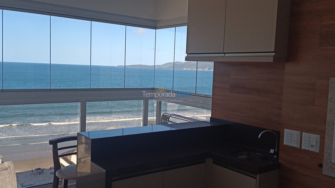 Apartamento para aluguel de temporada em Itapema (Meia Praia)