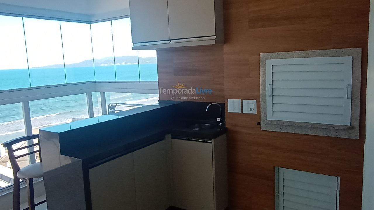 Apartamento para aluguel de temporada em Itapema (Meia Praia)