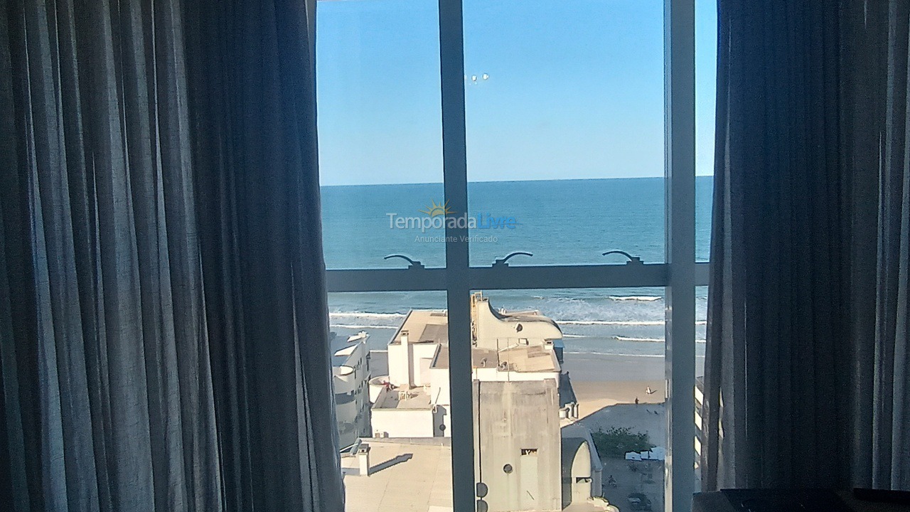 Apartamento para aluguel de temporada em Itapema (Meia Praia)