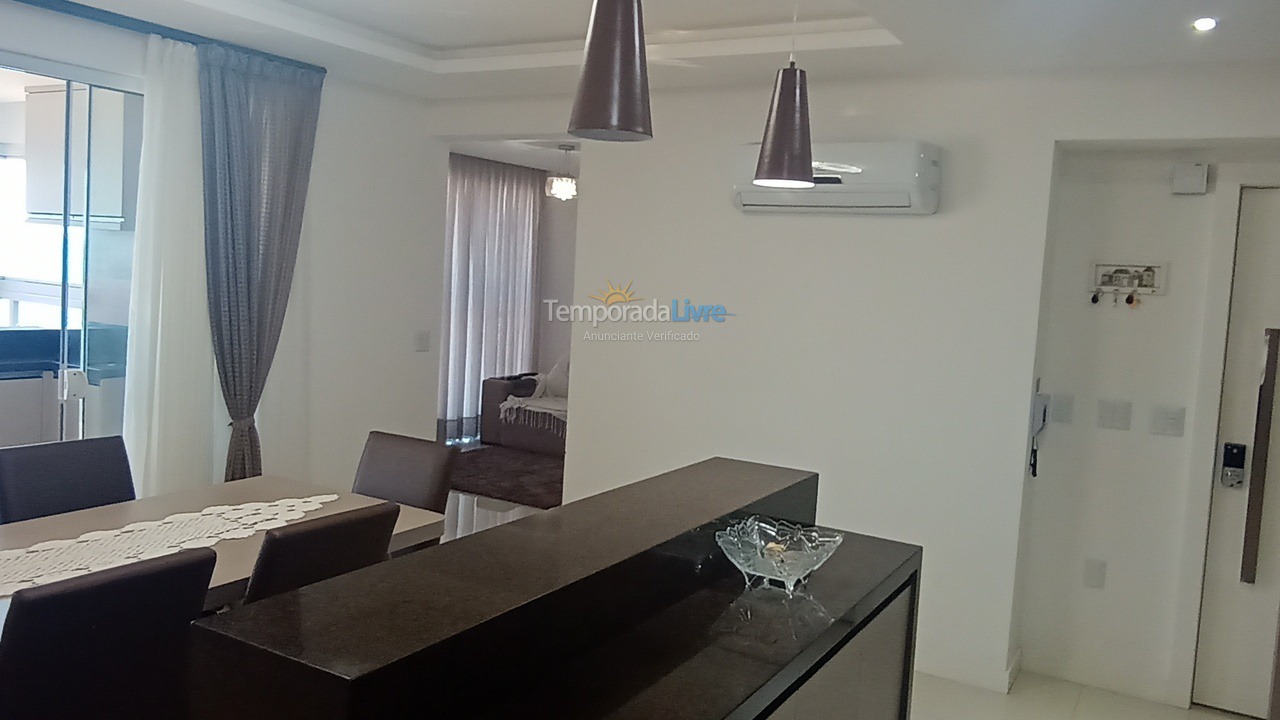 Apartamento para aluguel de temporada em Itapema (Meia Praia)