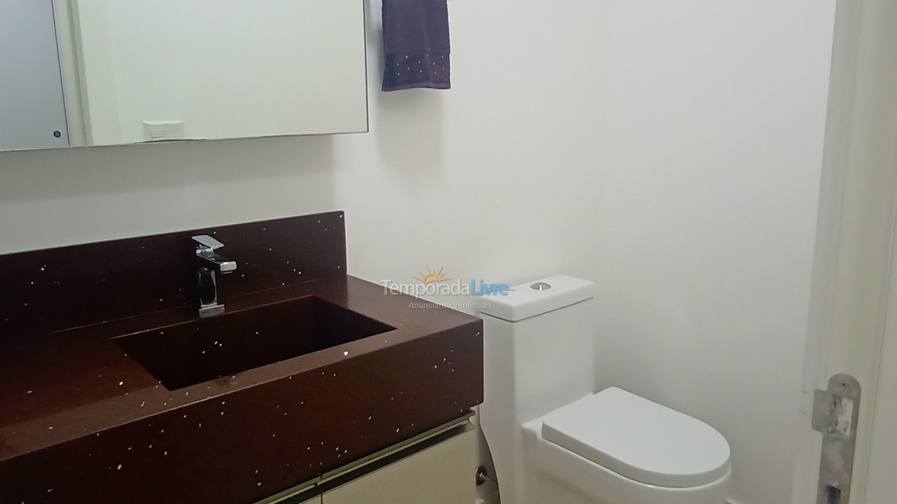 Apartamento para aluguel de temporada em Itapema (Meia Praia)