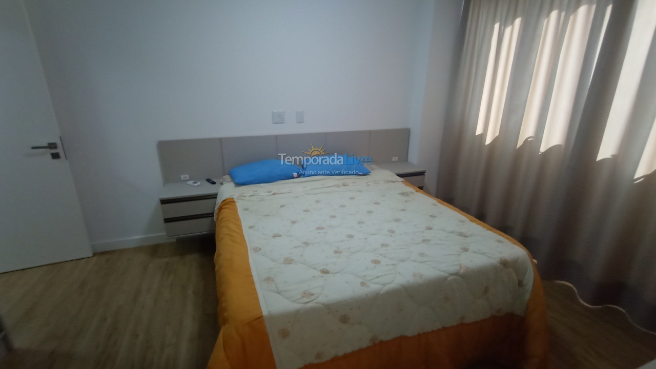 Apartamento para aluguel de temporada em Itapema (Meia Praia)