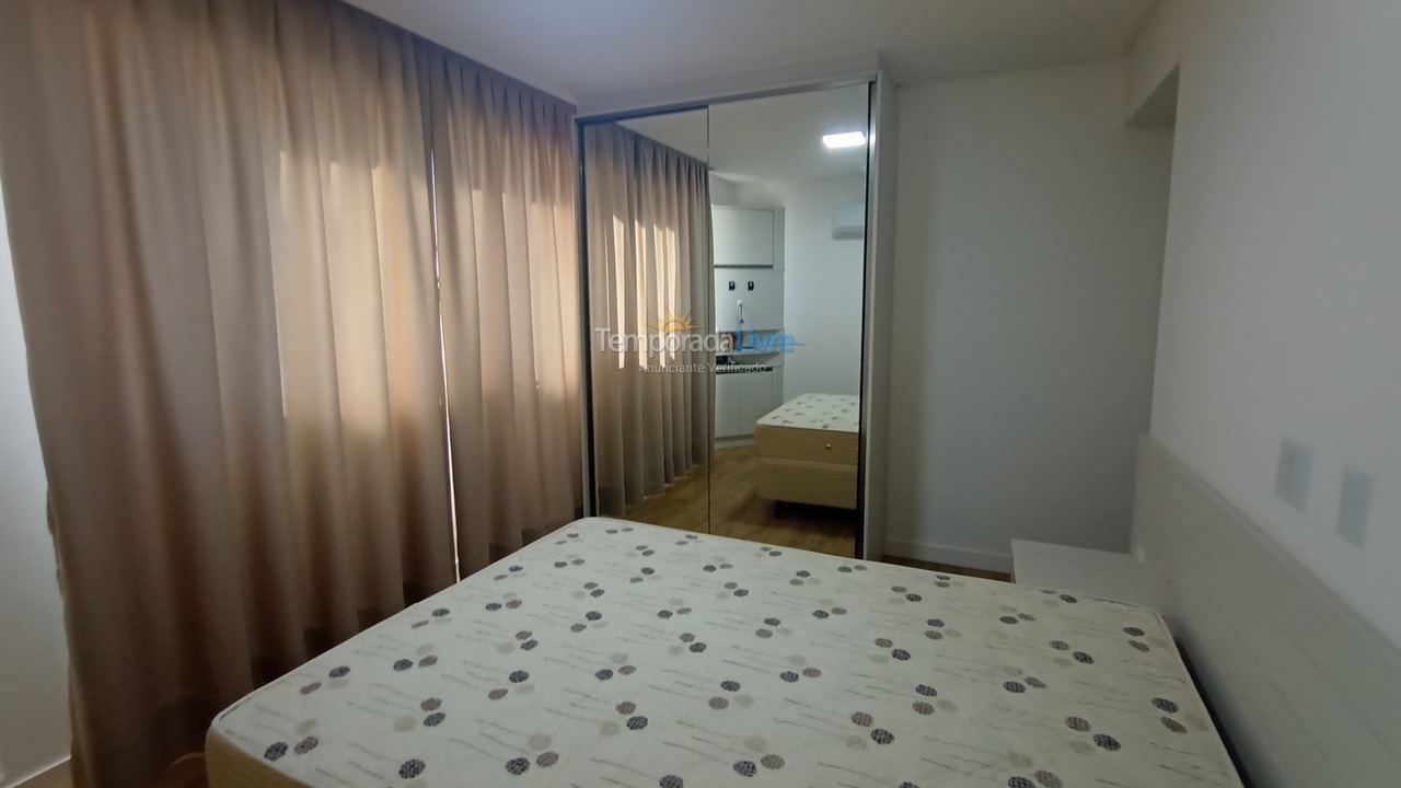 Apartamento para aluguel de temporada em Itapema (Meia Praia)
