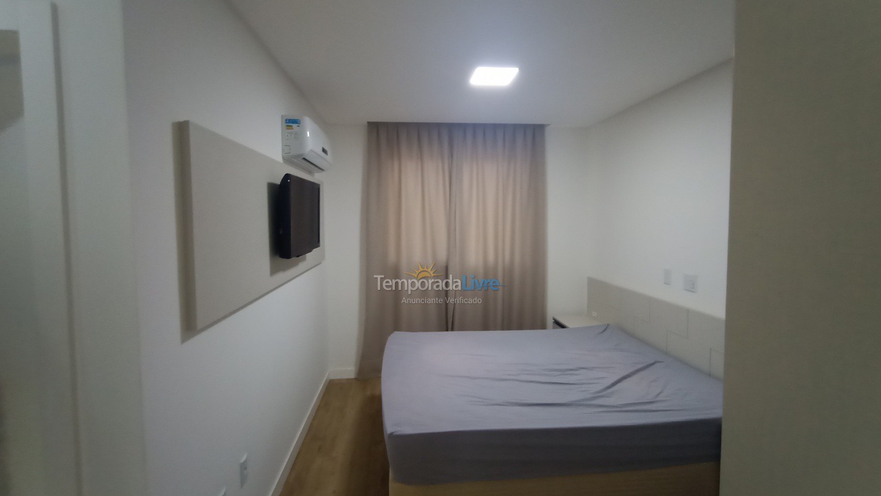 Apartamento para aluguel de temporada em Itapema (Meia Praia)