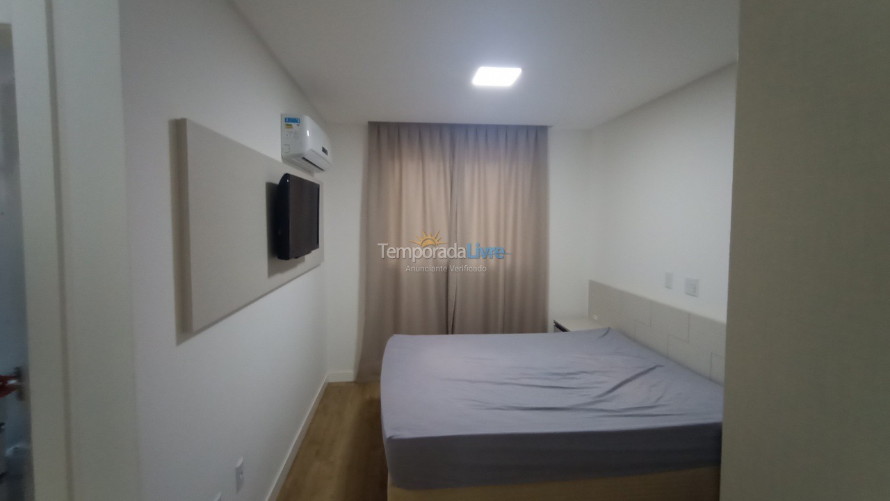 Apartamento para aluguel de temporada em Itapema (Meia Praia)