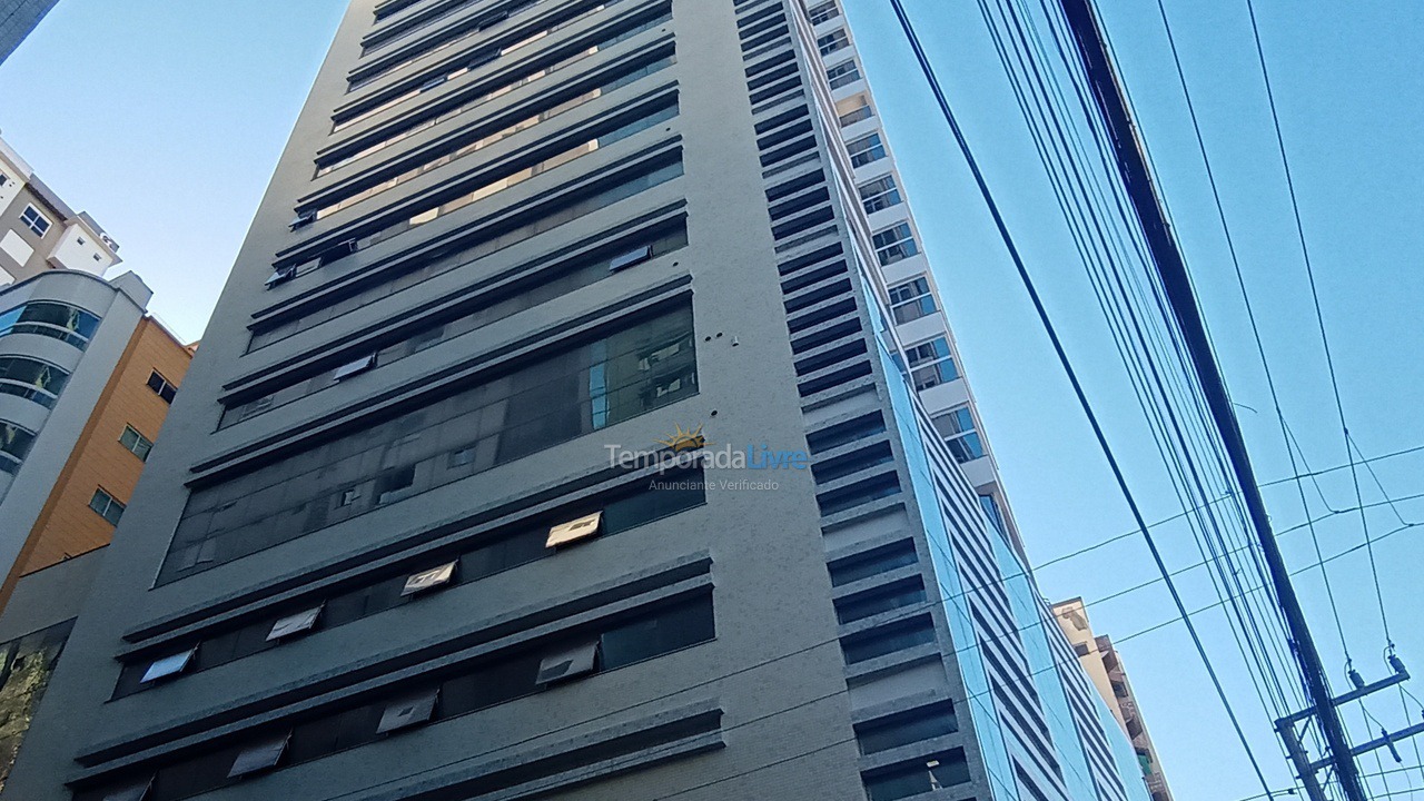 Apartamento para aluguel de temporada em Itapema (Meia Praia)