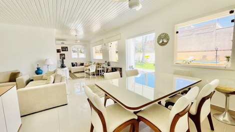 Beautiful House in Acapulco for 10 People with Pool, Barbecue and Wi-Fi