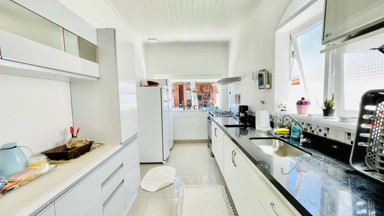 House for vacation rental in Guarujá (Jardim Acapulco)