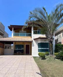 LINDA CASA NO CONDOMINIO