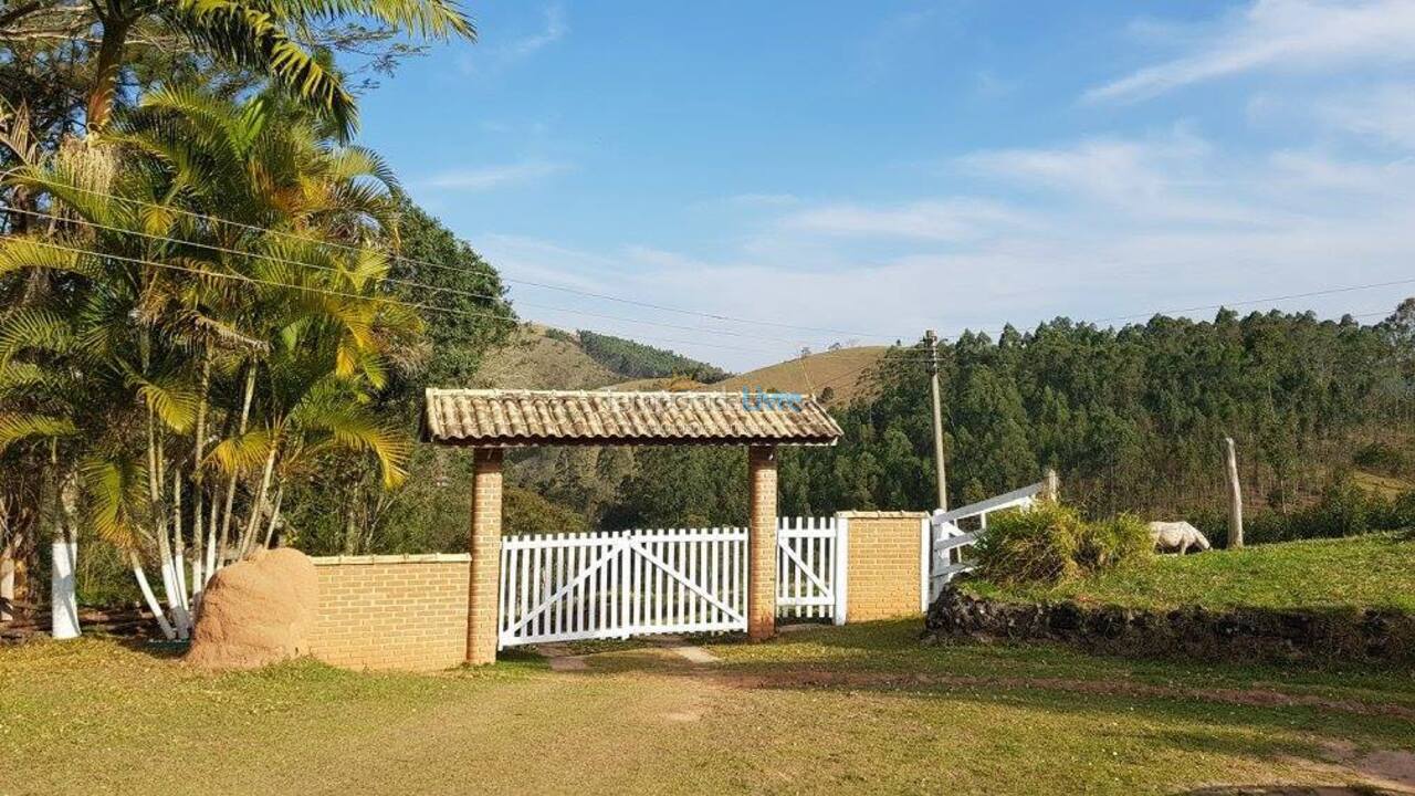 Chácara / sítio para aluguel de temporada em Paraibuna (Bairro Campo Redondo)