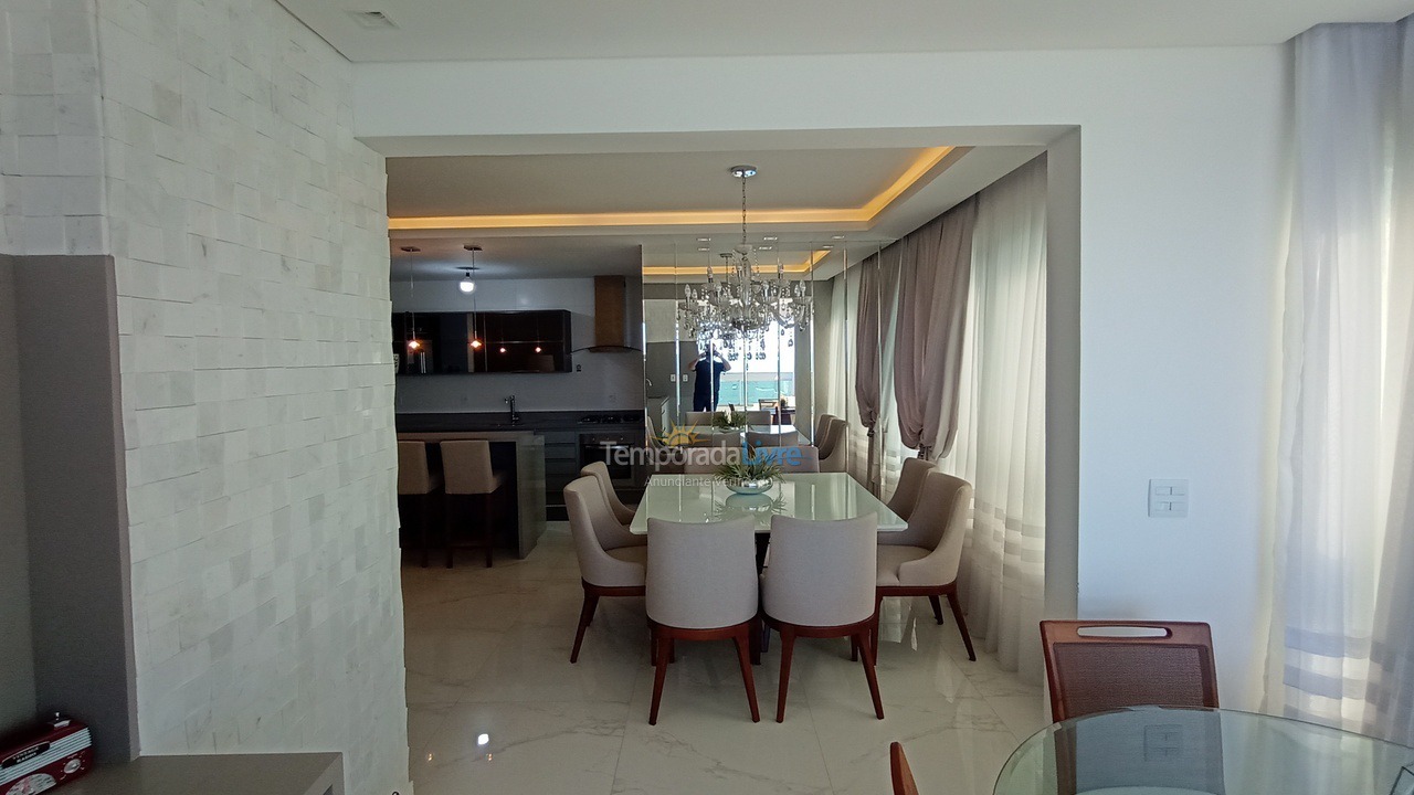 Apartamento para aluguel de temporada em Itapema (Meia Praia)