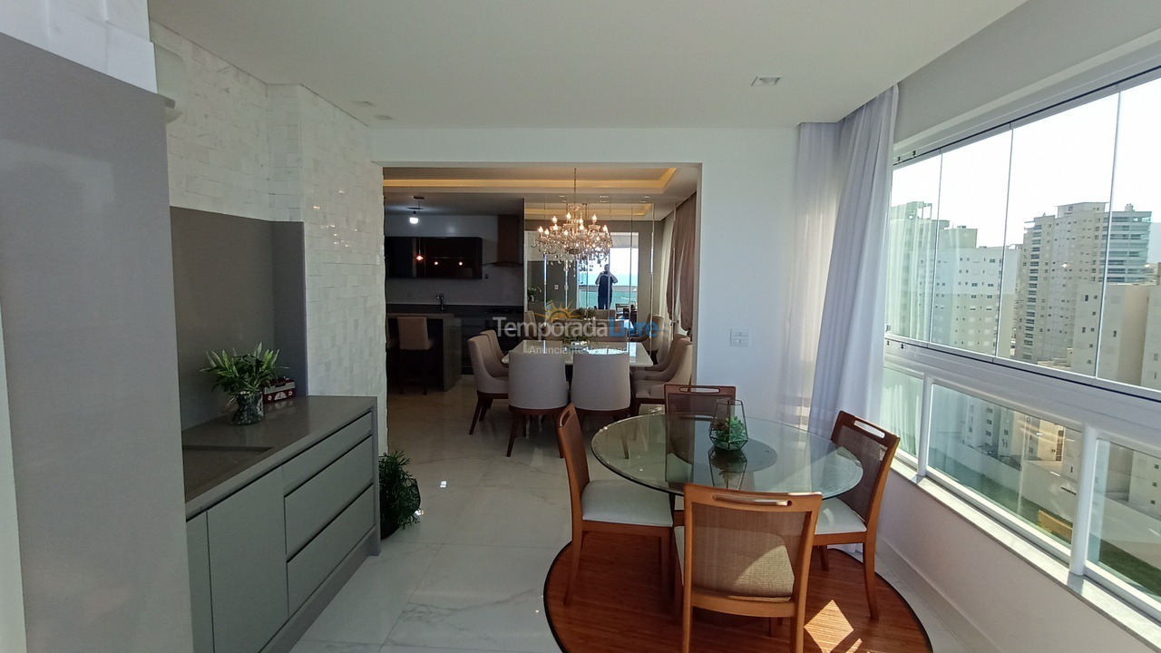 Apartamento para aluguel de temporada em Itapema (Meia Praia)