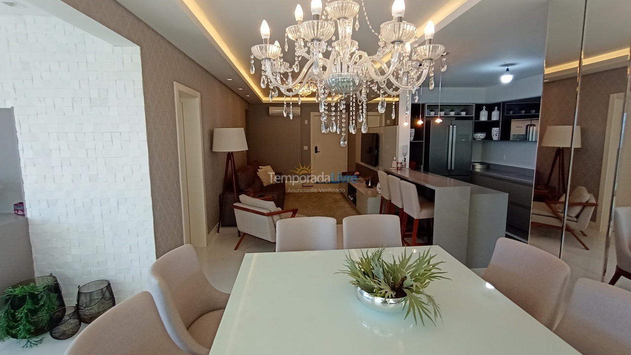 Apartamento para aluguel de temporada em Itapema (Meia Praia)