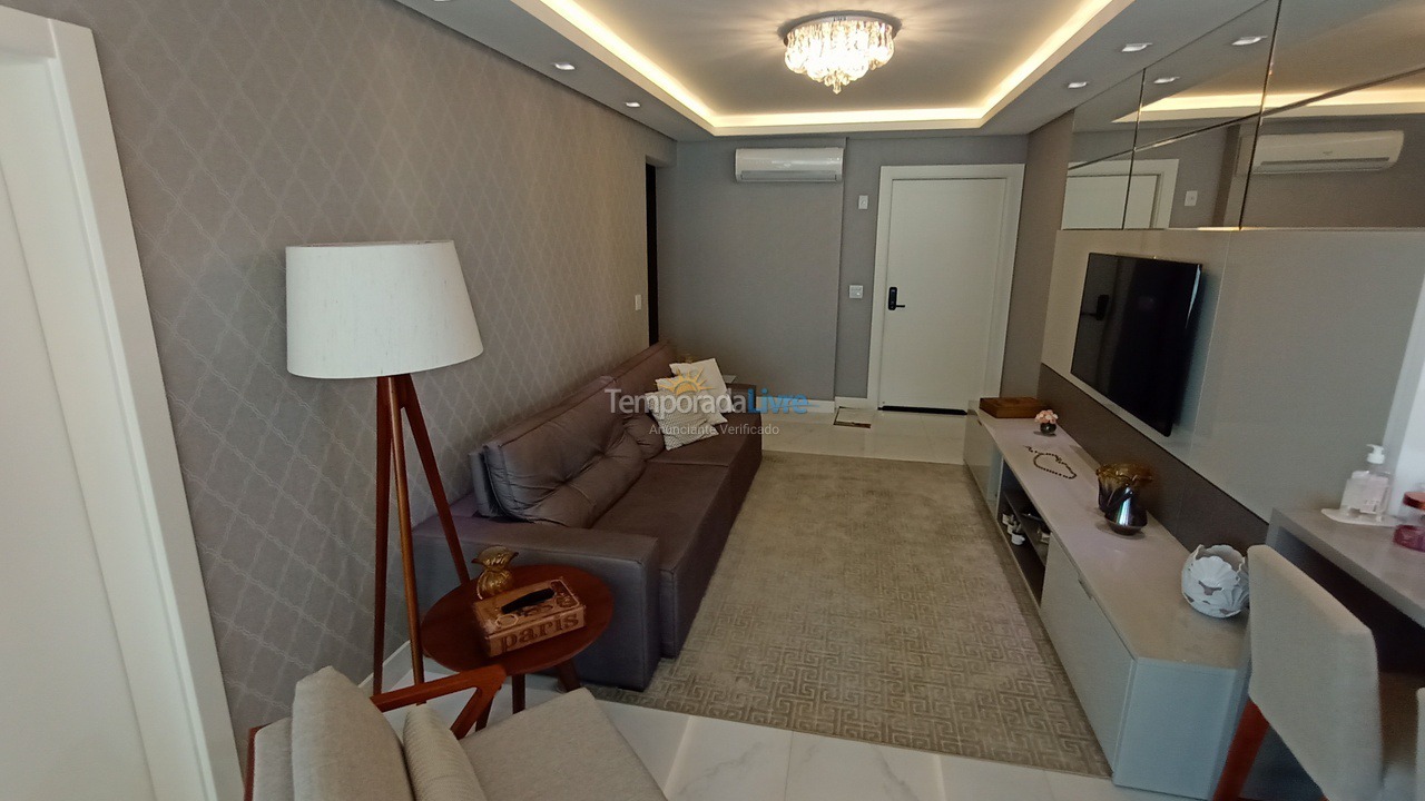 Apartamento para aluguel de temporada em Itapema (Meia Praia)