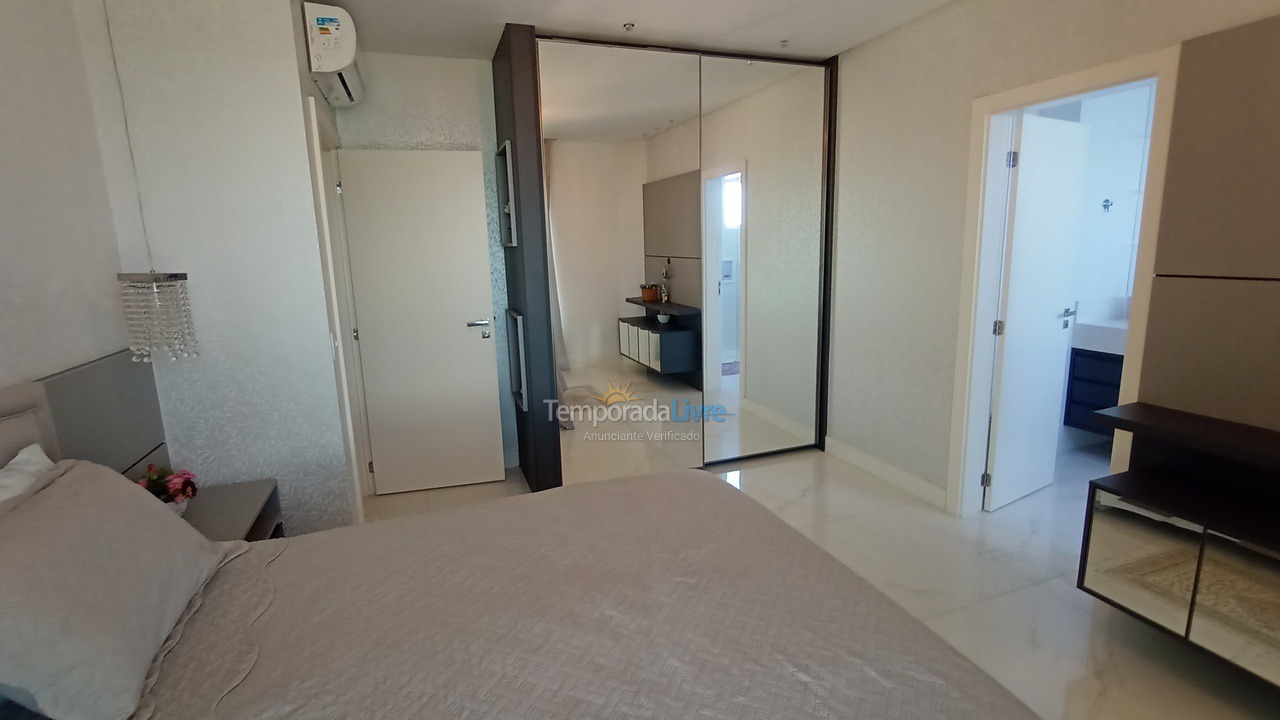 Apartamento para aluguel de temporada em Itapema (Meia Praia)