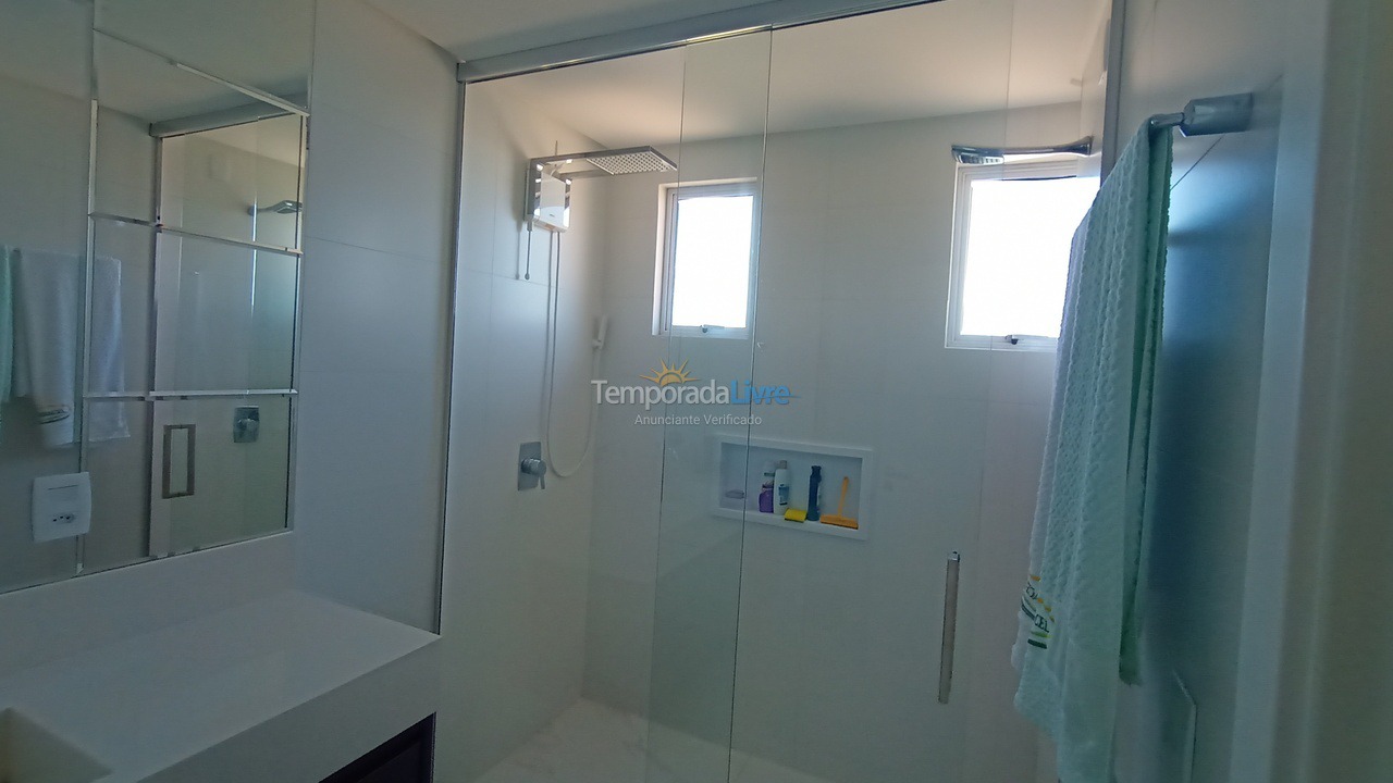 Apartamento para aluguel de temporada em Itapema (Meia Praia)